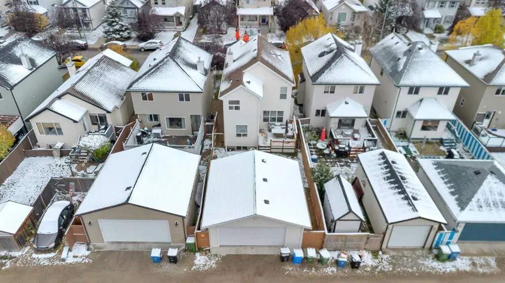 84 Evermeadow Manor SW