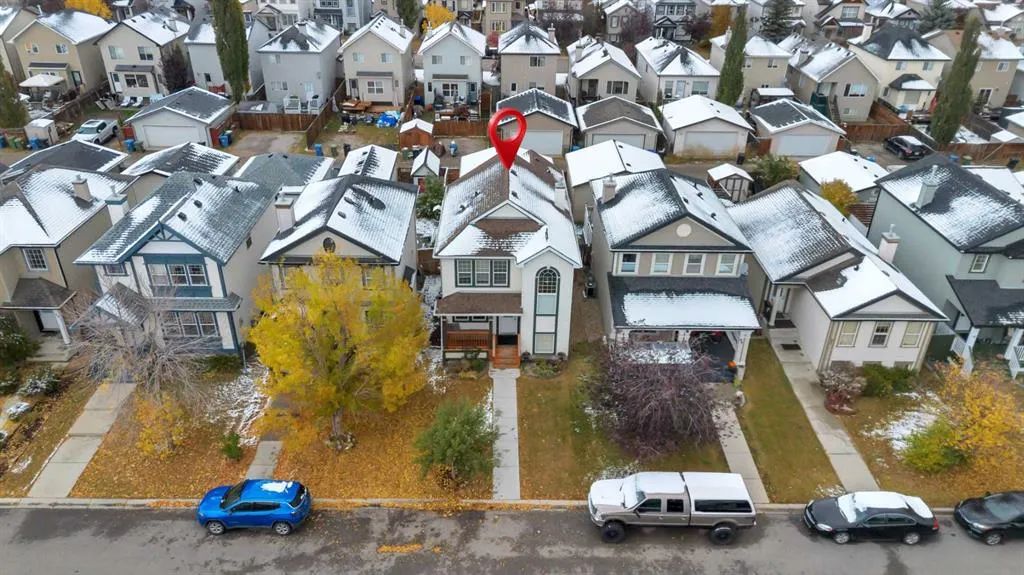 84 Evermeadow Manor SW