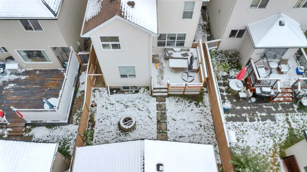84 Evermeadow Manor SW