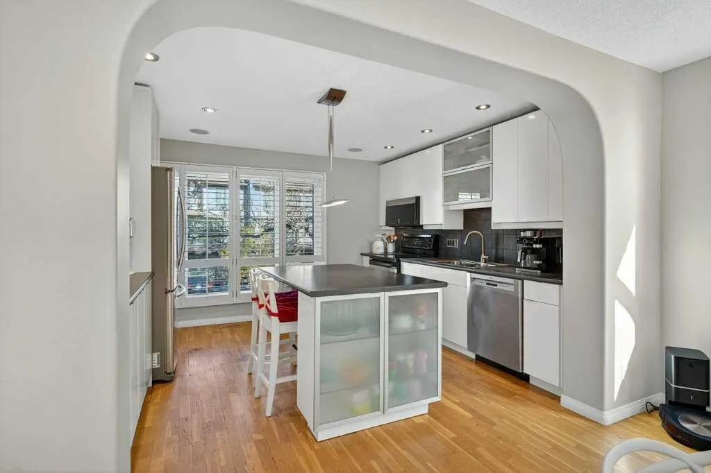 3839 Point Mckay Road NW