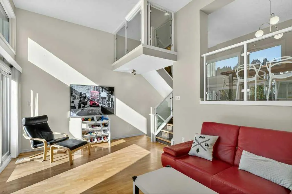 3839 Point Mckay Road NW