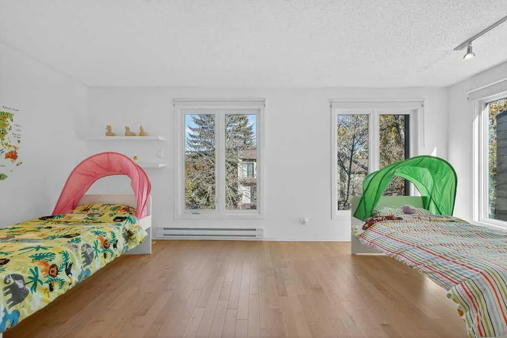 3839 Point Mckay Road NW