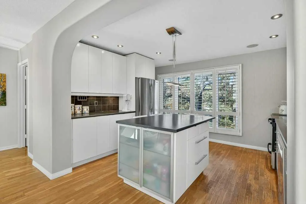 3839 Point Mckay Road NW