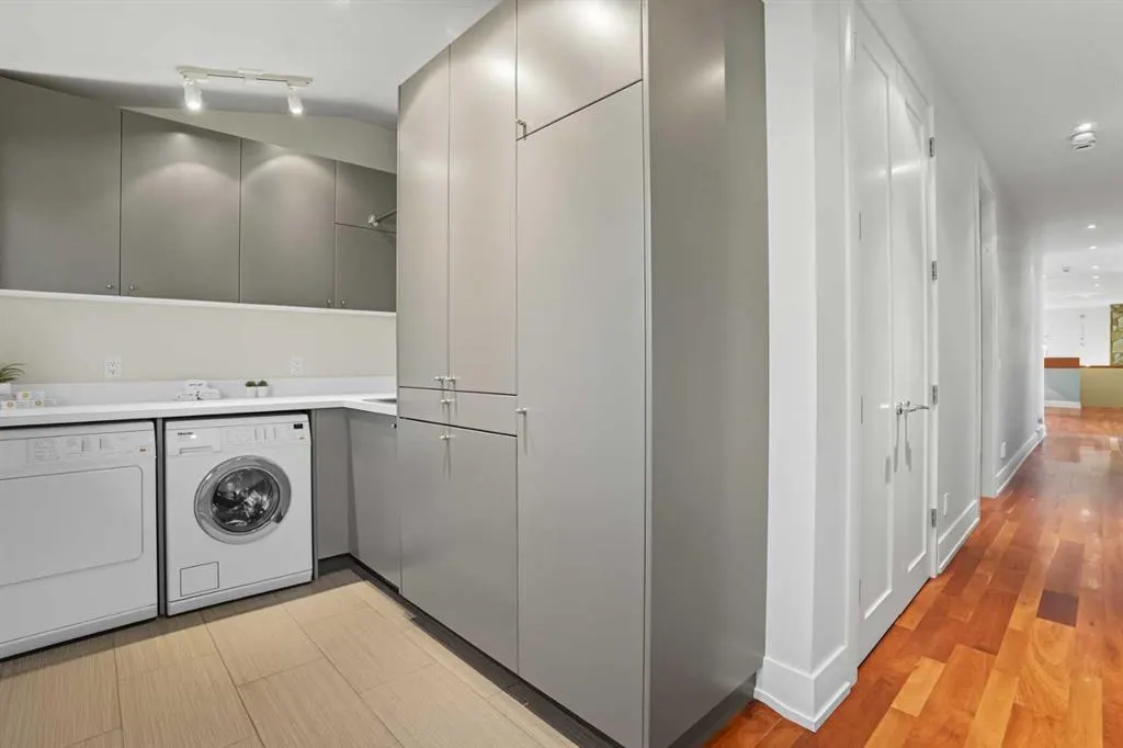 1403 Beverley Place SW