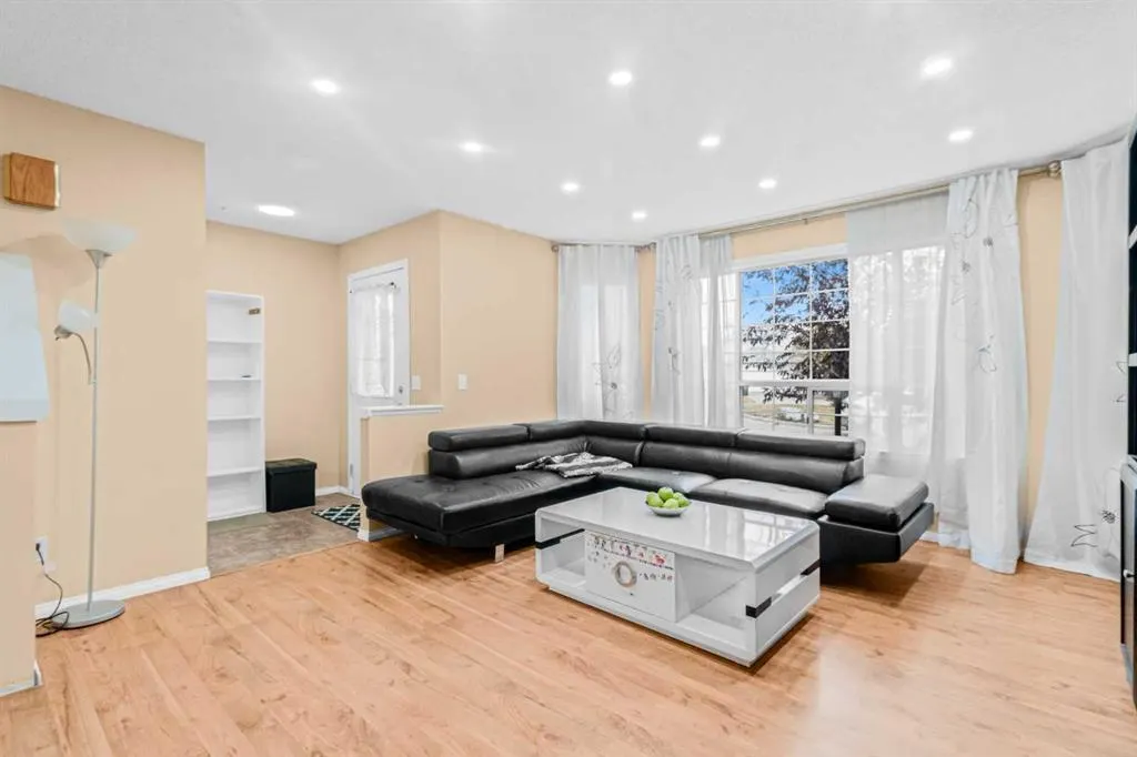 265 Fresno Place NE