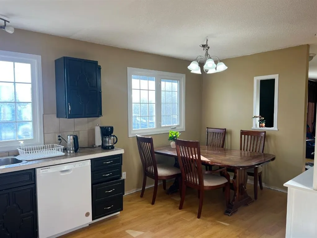48 Hunts Crescent