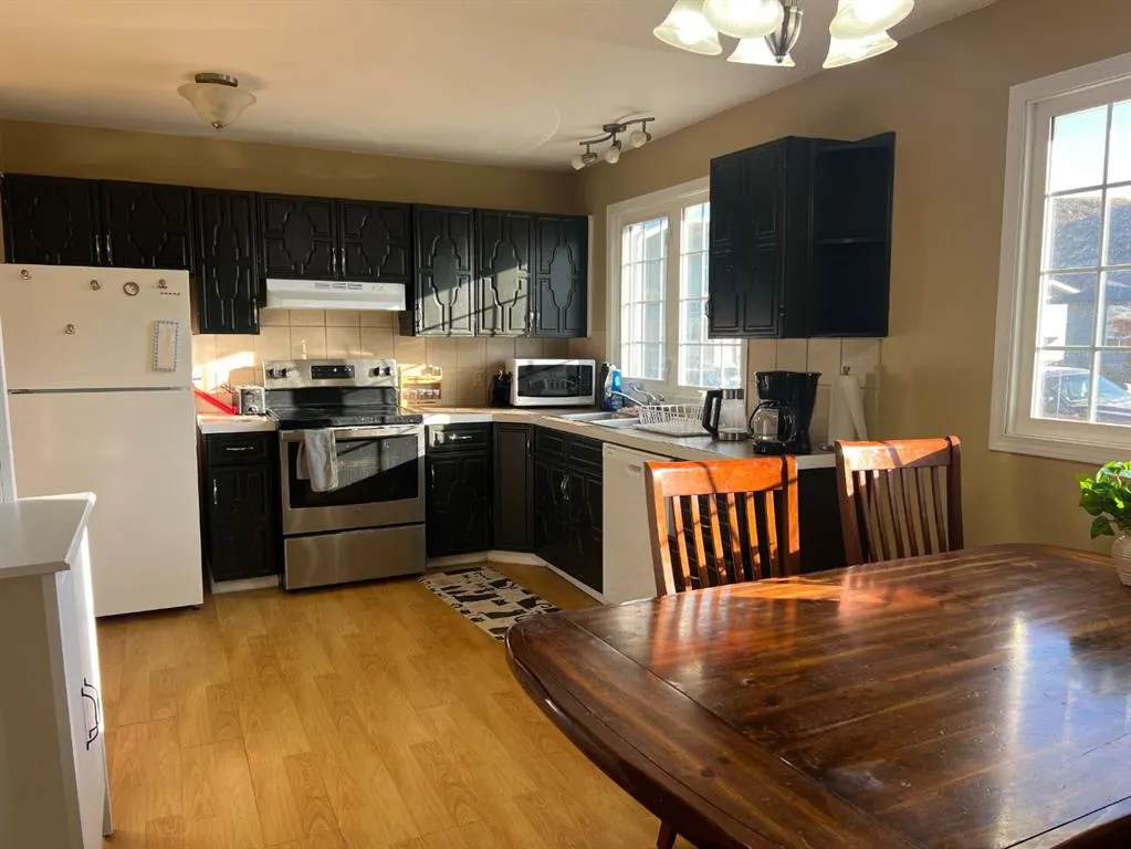 48 Hunts Crescent