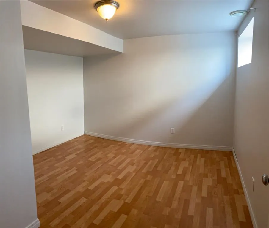 48 Hunts Crescent