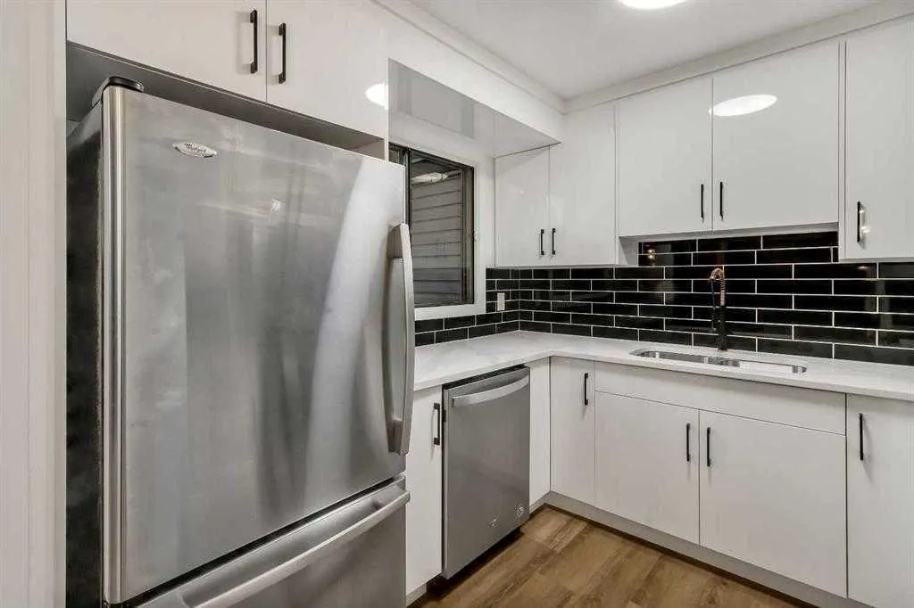 2720 Rundleson Road NE, #112