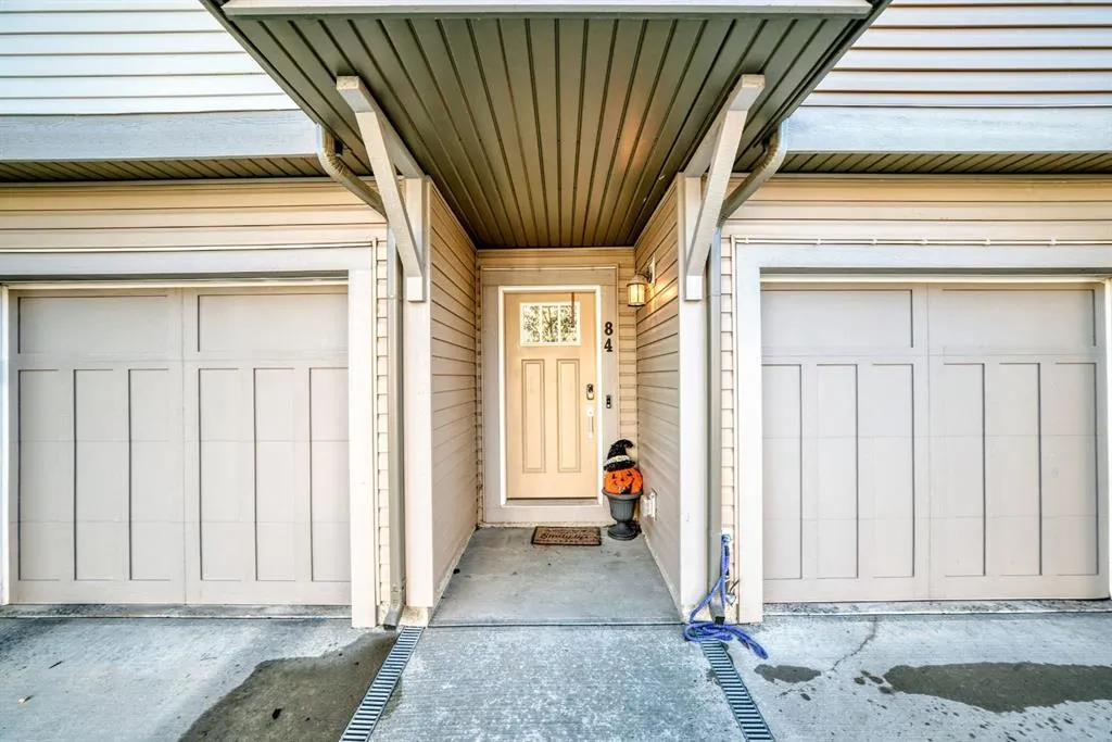84 Copperstone Villas SE