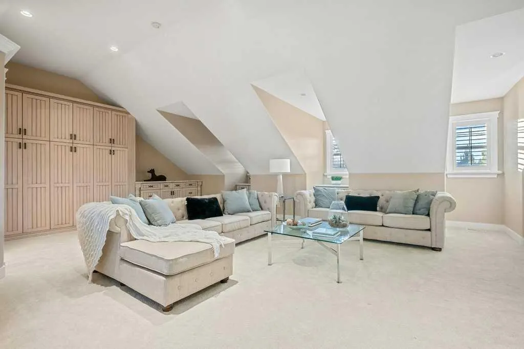 24 Ypres Mews SW