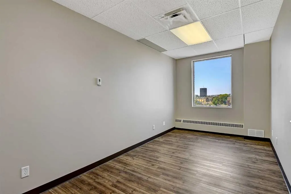 9728 101 Avenue, #403, 404
