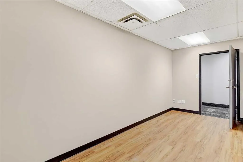 9728 101 Avenue, #403, 404
