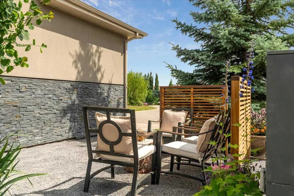 374 Discovery Ridge Way SW