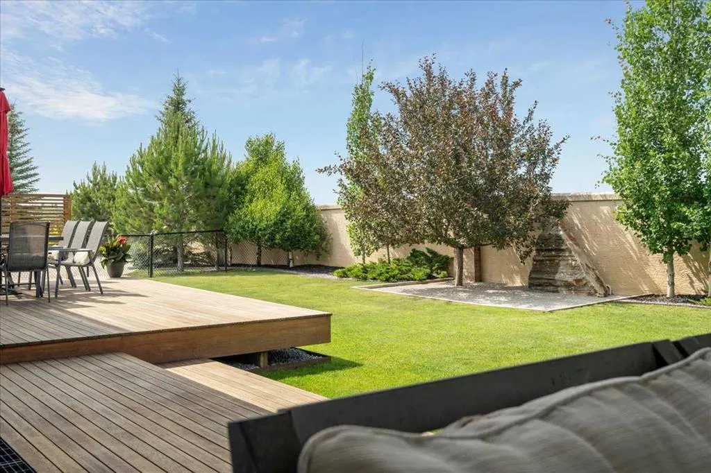 374 Discovery Ridge Way SW
