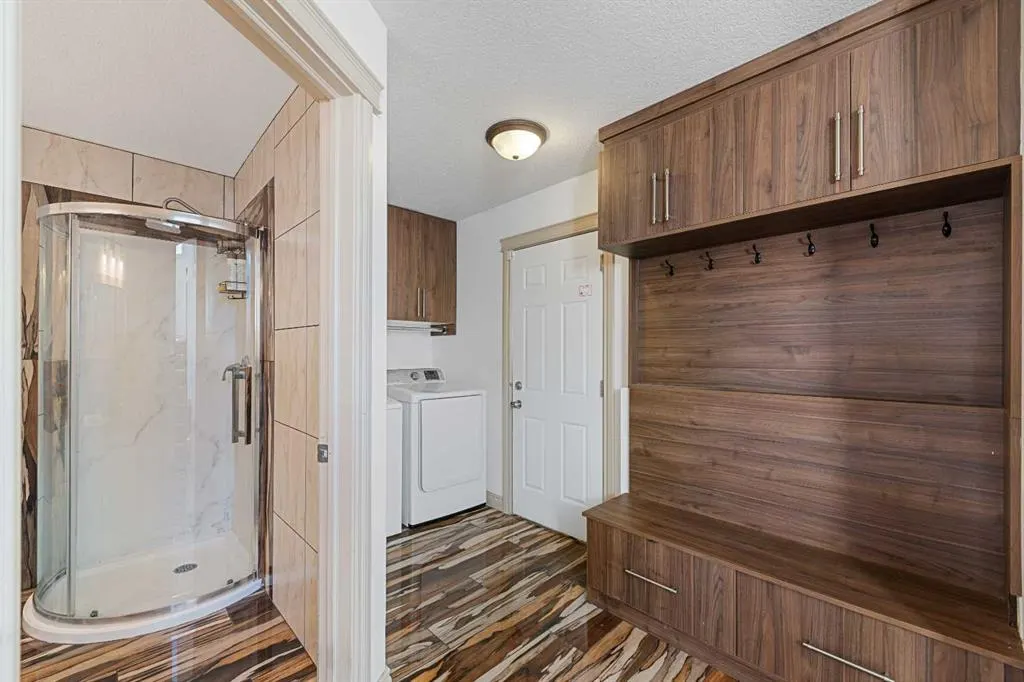 8 Tarawood Grove NE