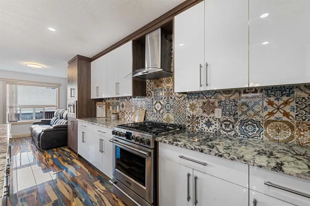 8 Tarawood Grove NE