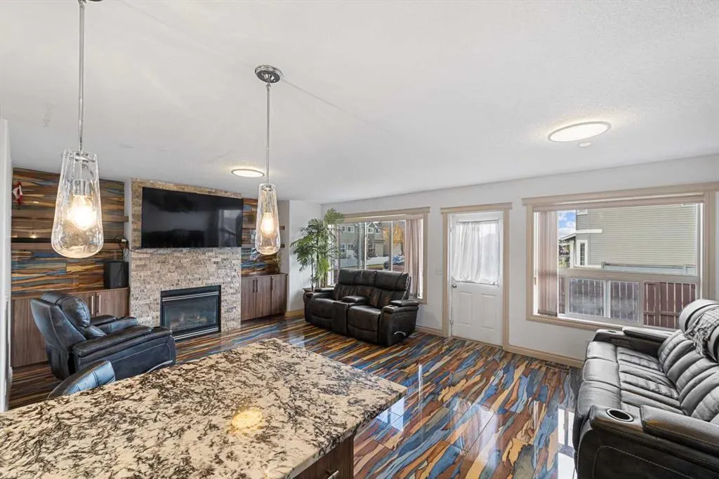 8 Tarawood Grove NE