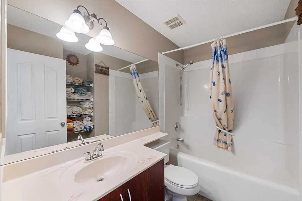 8 Tarawood Grove NE