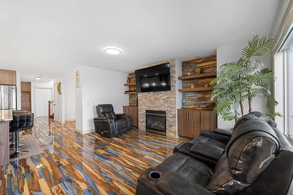 8 Tarawood Grove NE