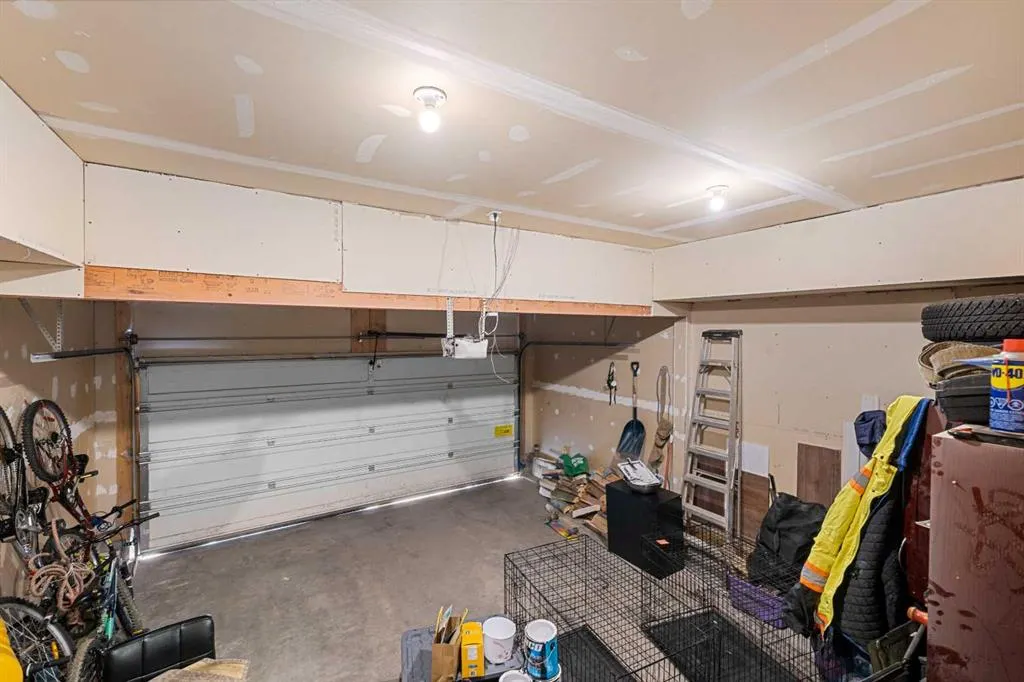 8 Tarawood Grove NE