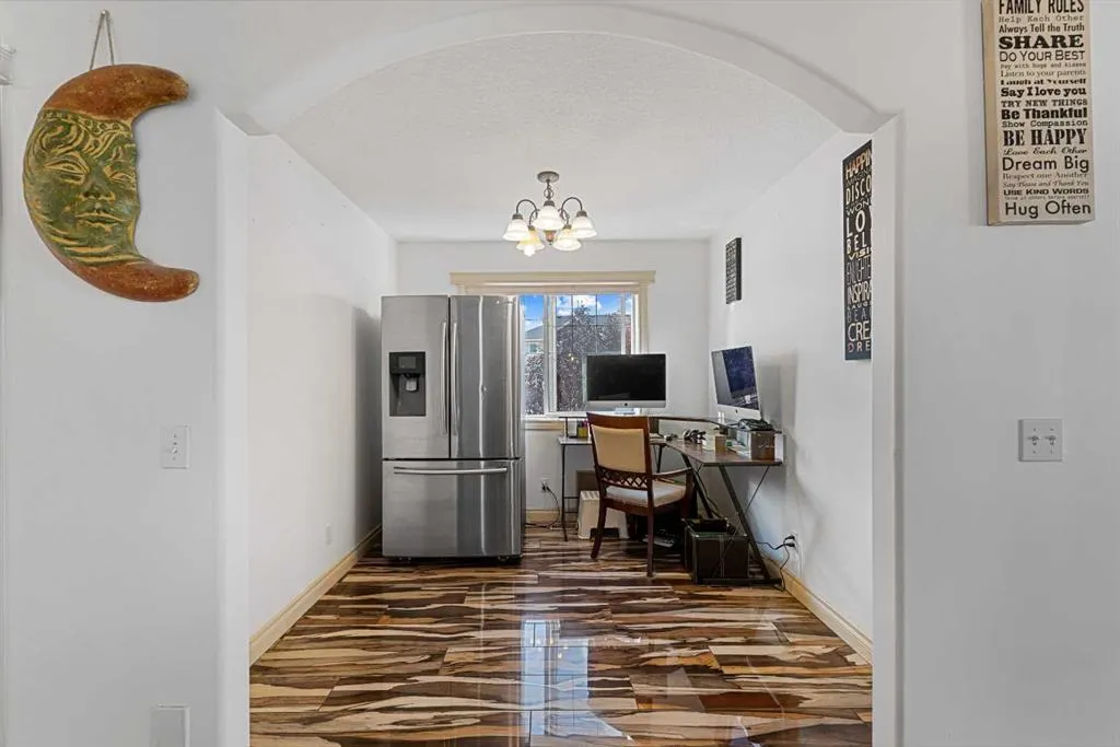 8 Tarawood Grove NE