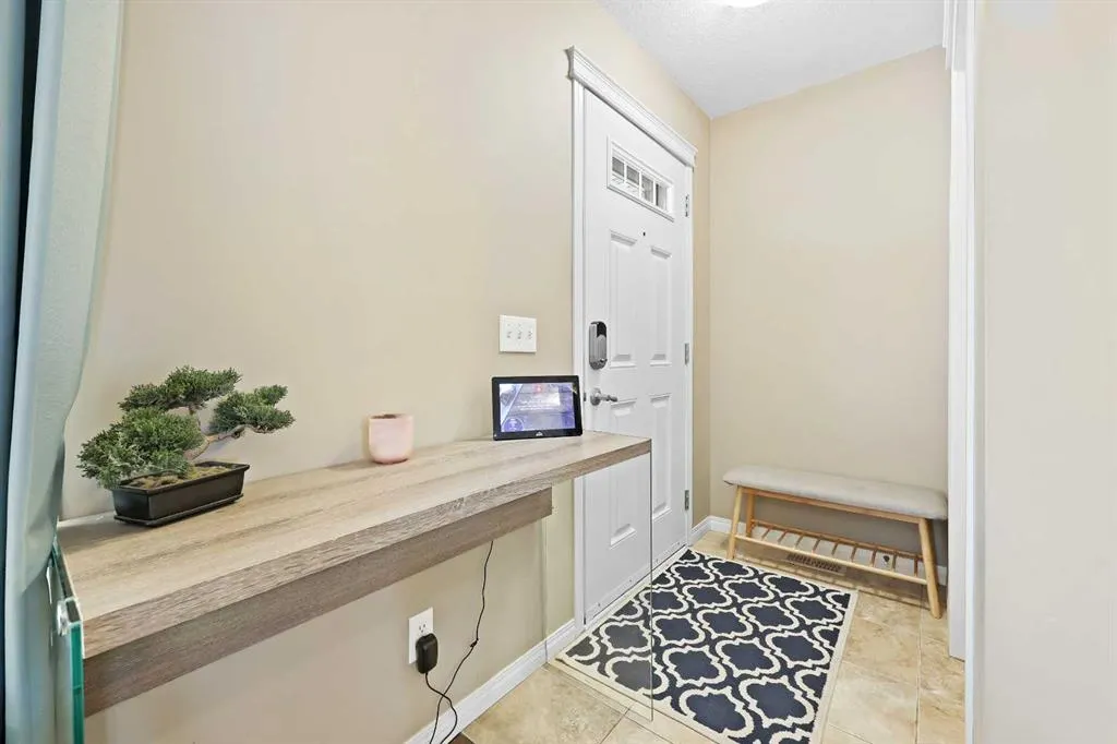 121 Chaparral Valley Gardens SE