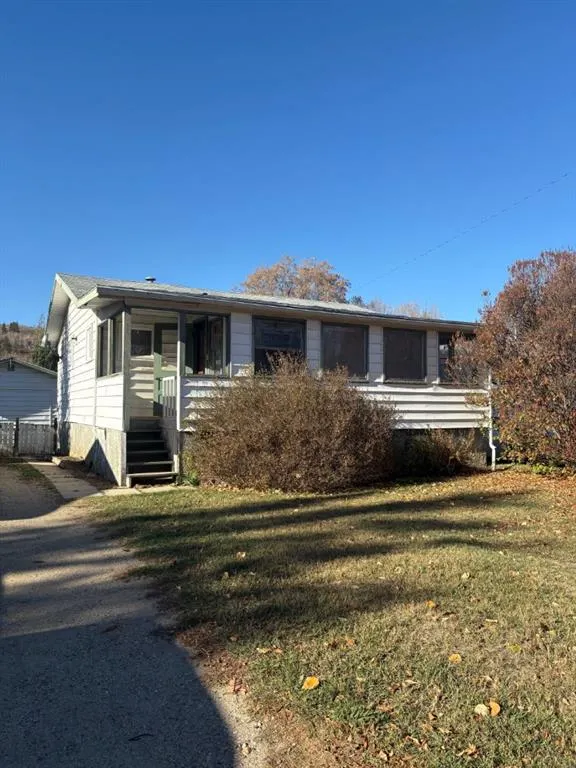 10926 93 St