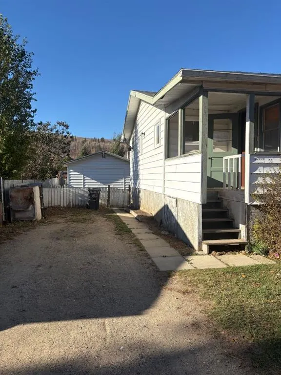 10926 93 St
