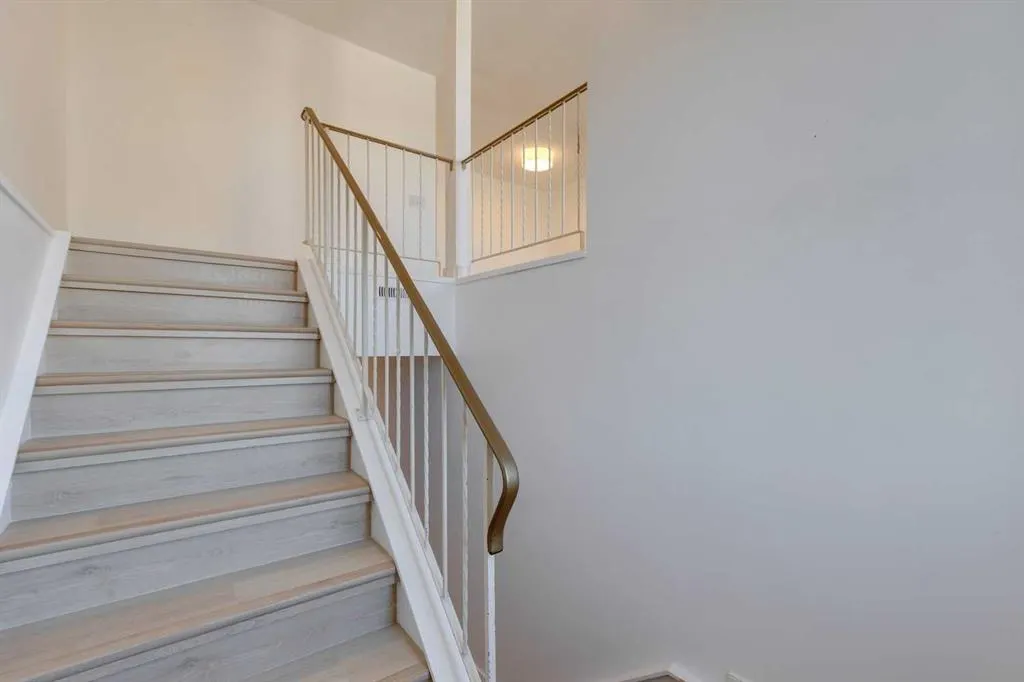92 Bearberry Crescent NW