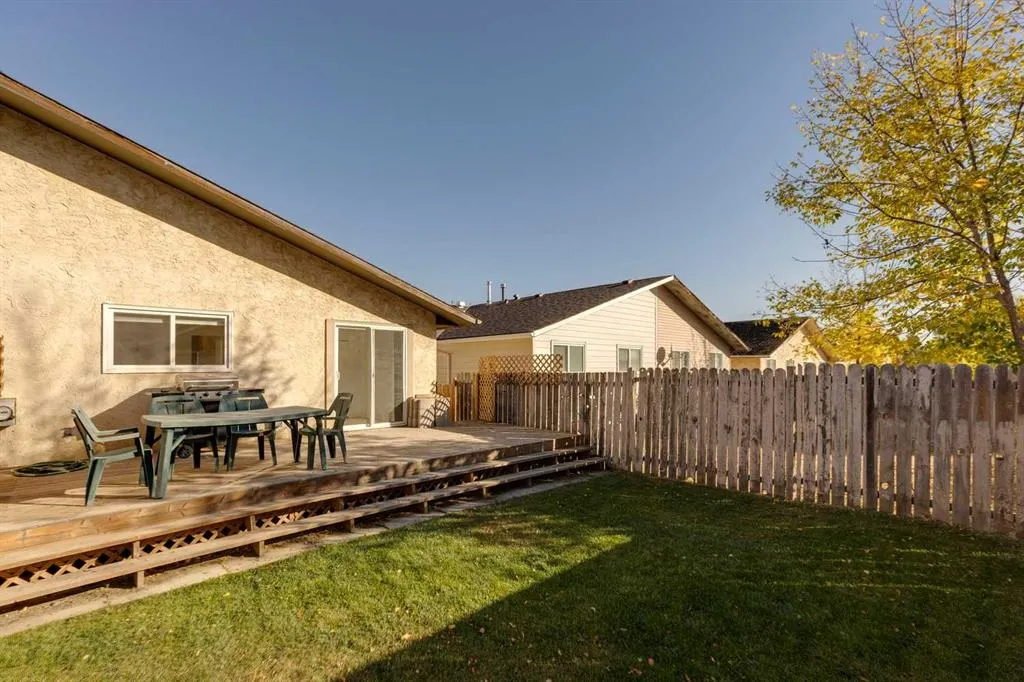 92 Bearberry Crescent NW