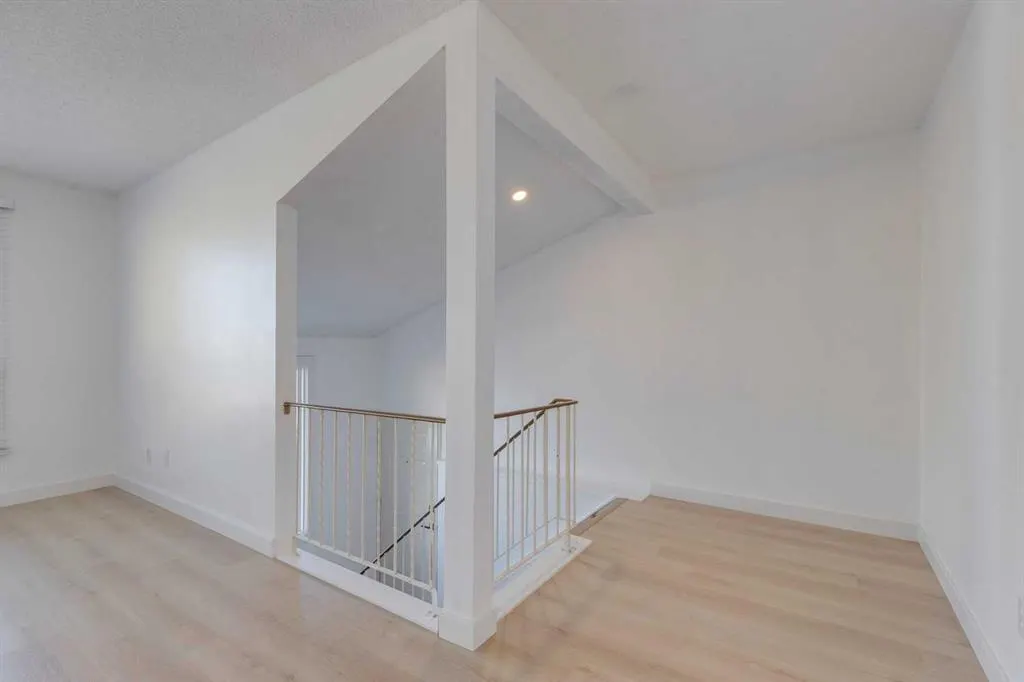 92 Bearberry Crescent NW