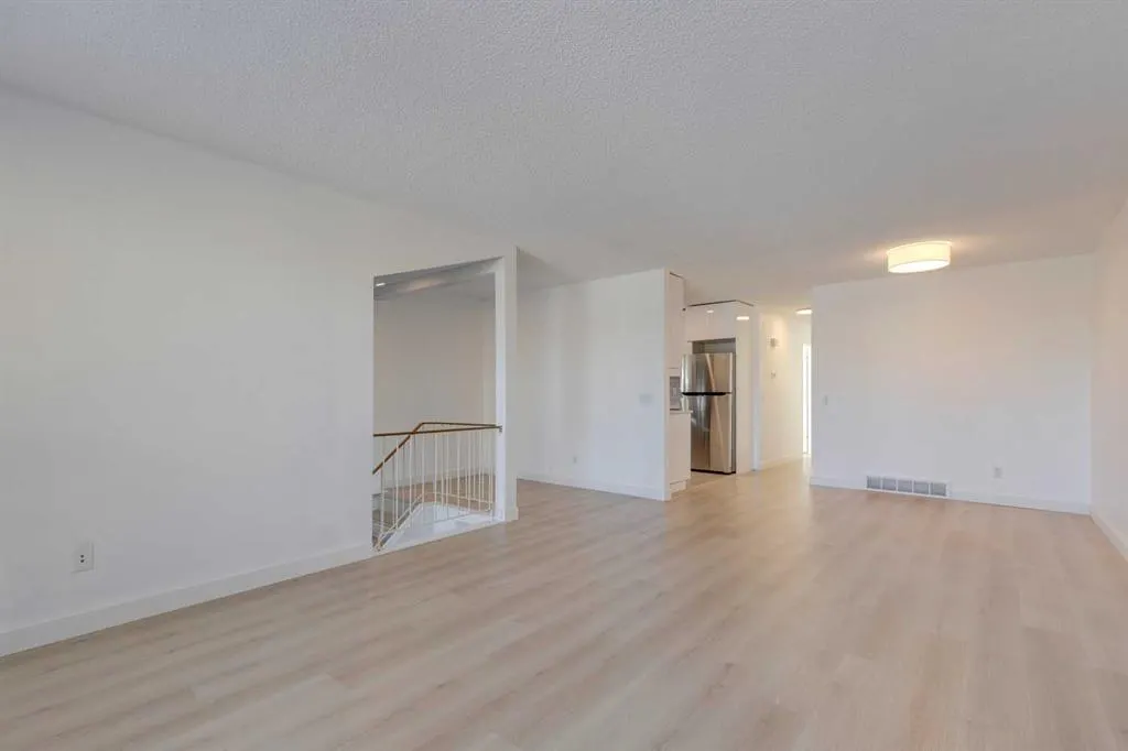 92 Bearberry Crescent NW