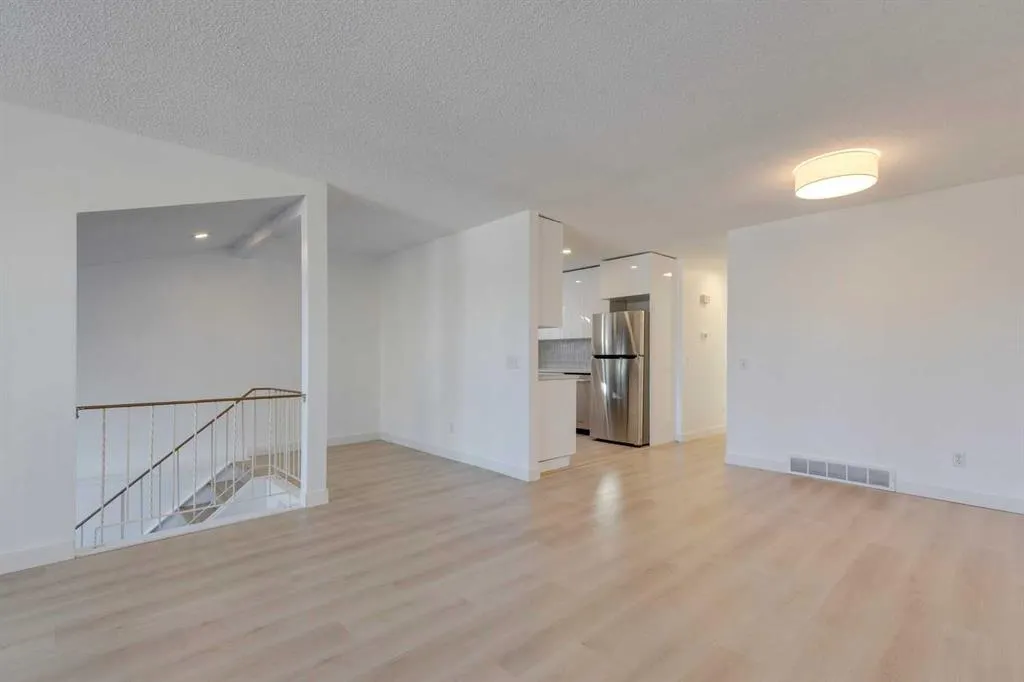 92 Bearberry Crescent NW