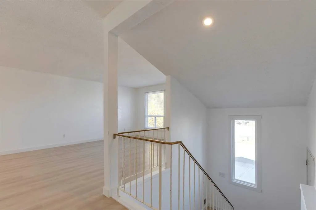 92 Bearberry Crescent NW