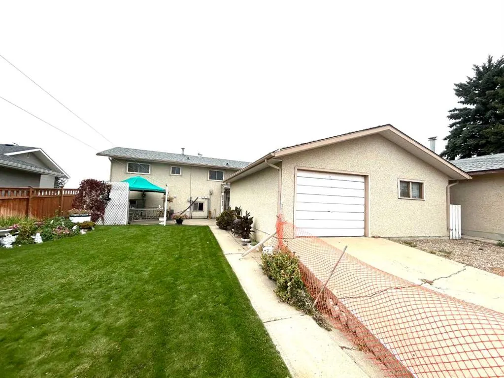 1923 Crestwood Drive SE