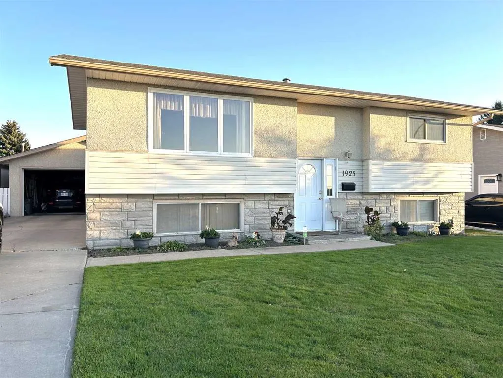 1923 Crestwood Drive SE