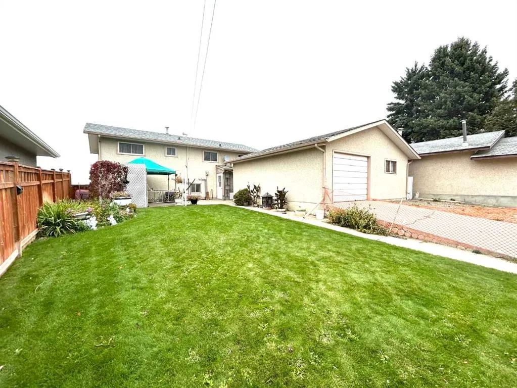 1923 Crestwood Drive SE
