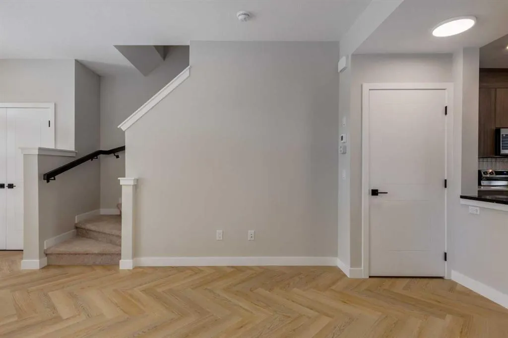 405 Clydesdale Avenue