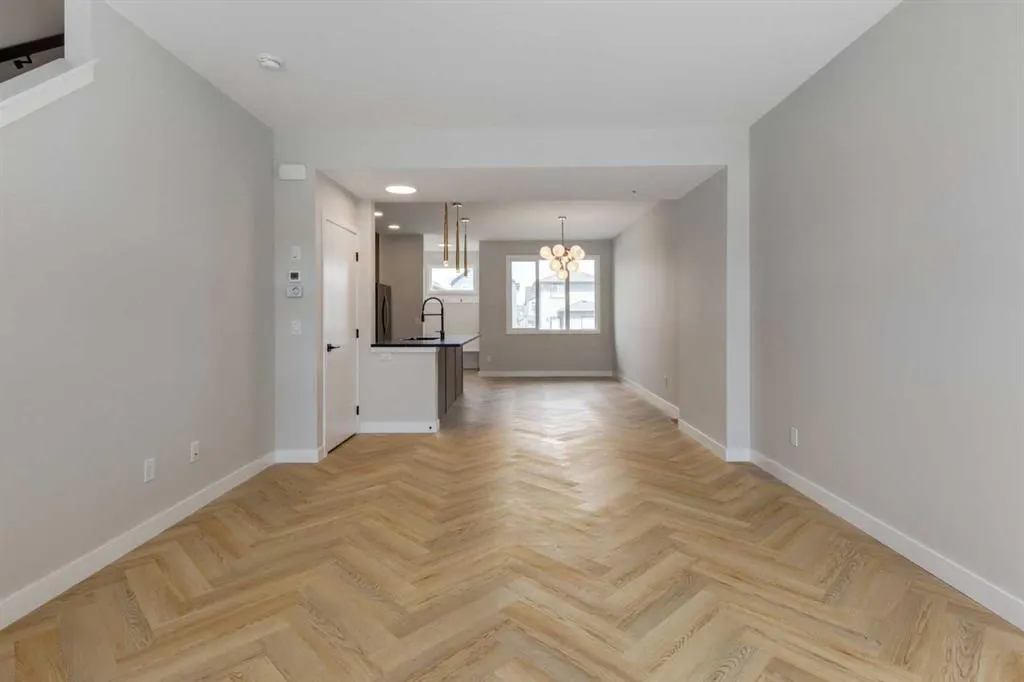 405 Clydesdale Avenue