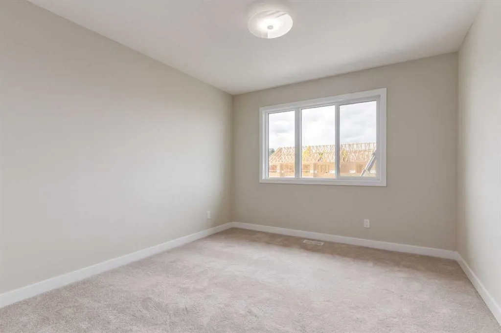 82 Agate Road