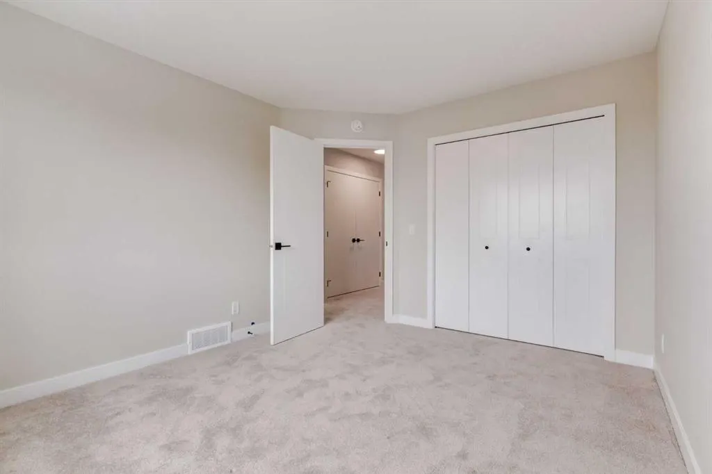 82 Agate Road