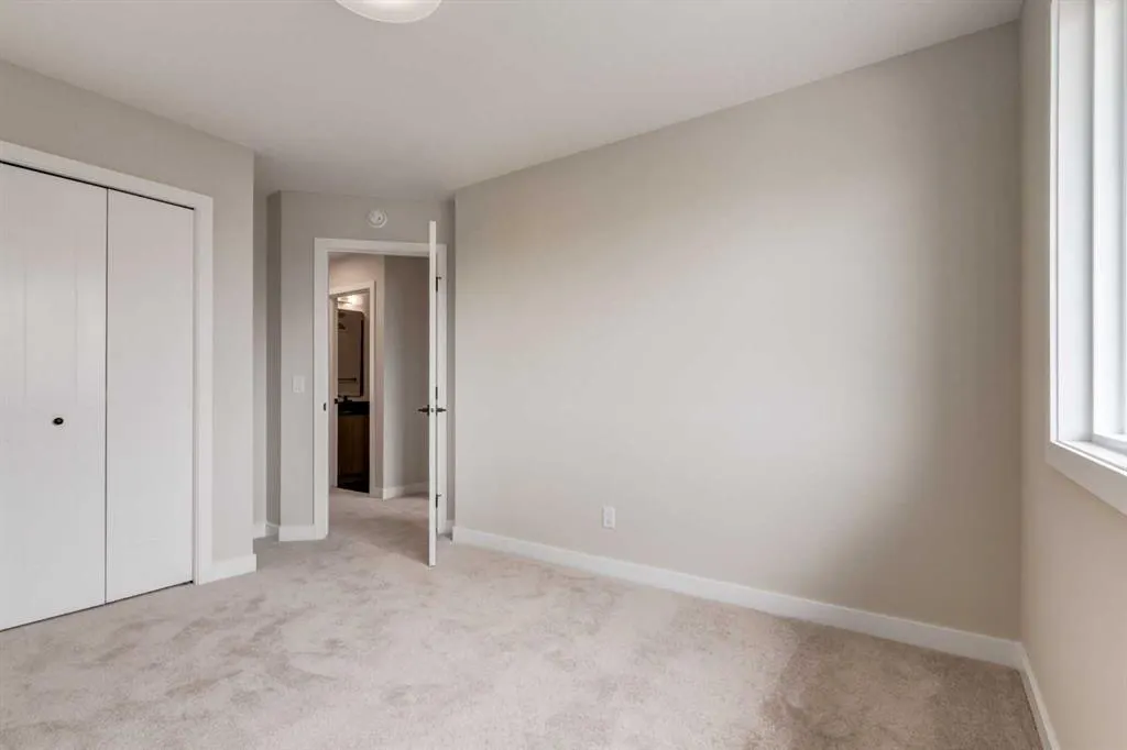 82 Agate Road