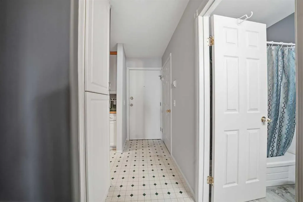 5519 Kerry Wood Drive, #102