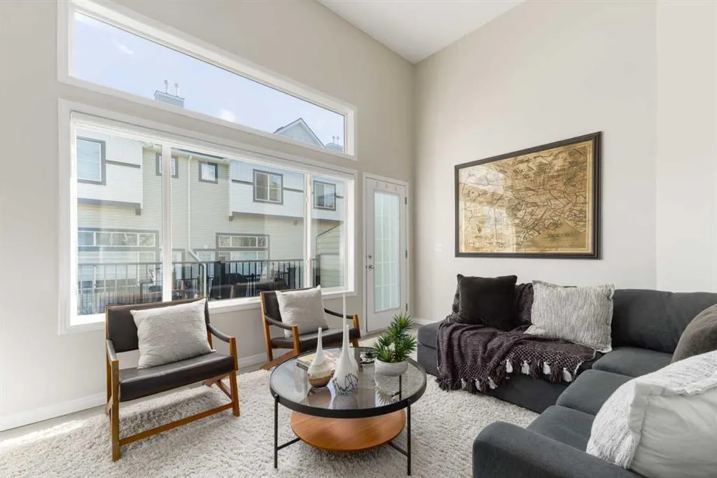 126 Everhollow Heights SW