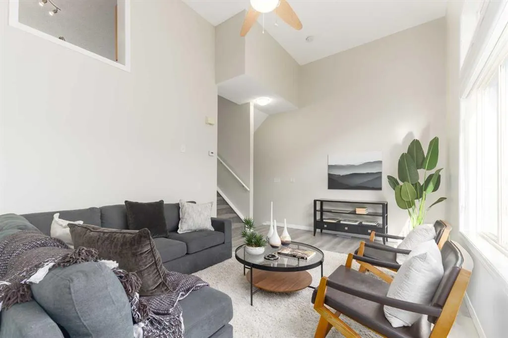 126 Everhollow Heights SW