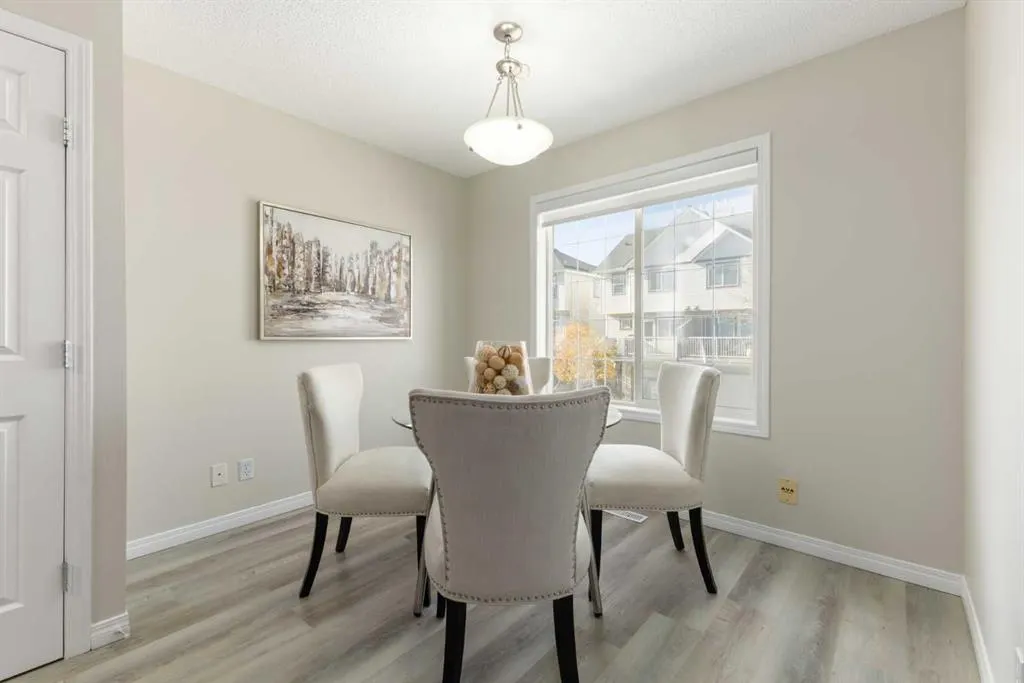 126 Everhollow Heights SW