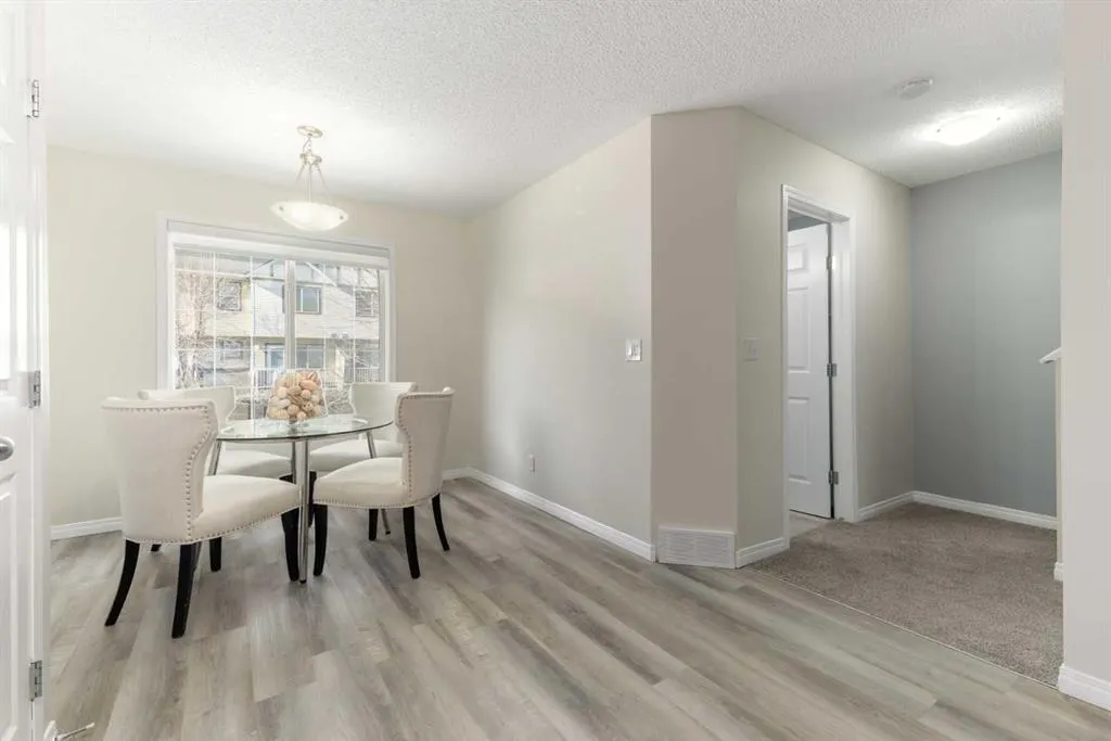 126 Everhollow Heights SW