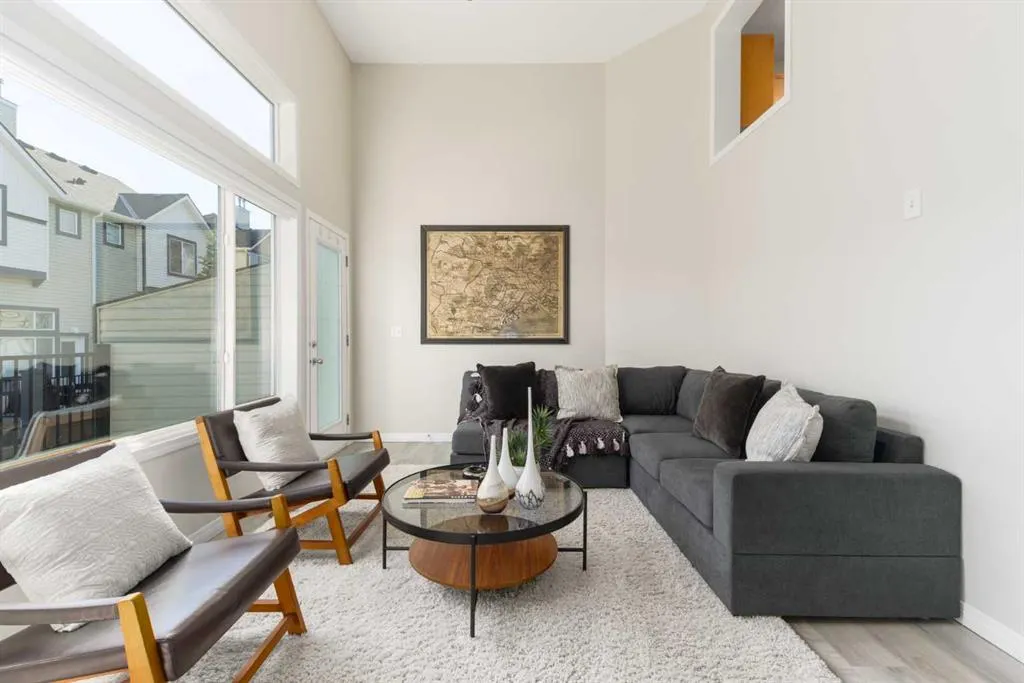 126 Everhollow Heights SW