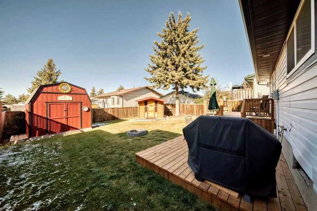 67 Sandstone Crescent SE